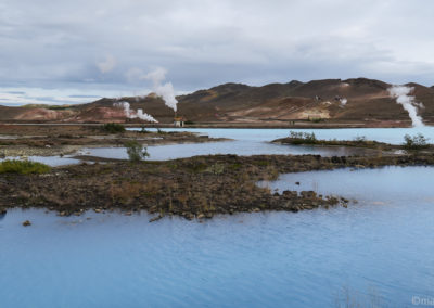 Lac d'un bleu surprenant à Reykjahlid